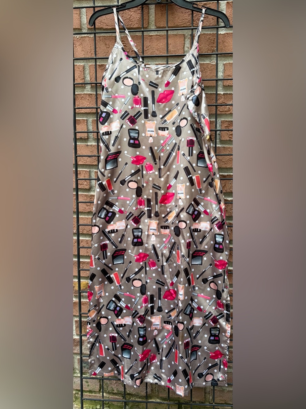 Women Makeup Print Nightgown with Pink Accents